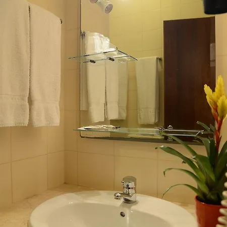 Dom Lourenco 阿雷亚布兰卡