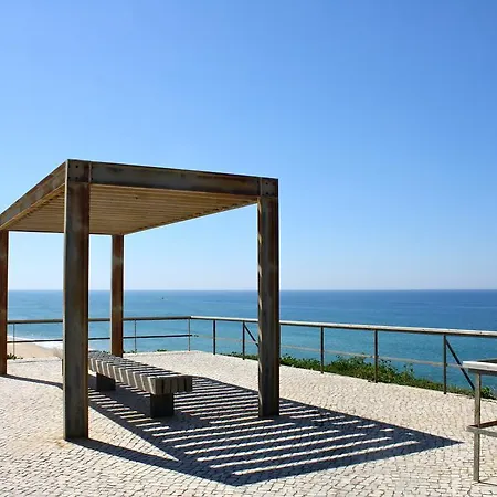 Dom Lourenco 阿雷亚布兰卡